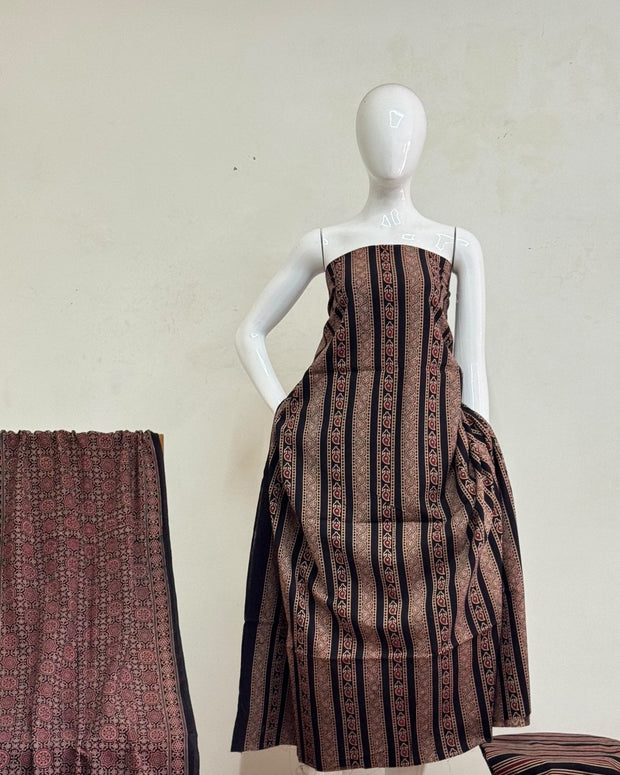 TAS Auto Crop Upper - Pure Cotton Ajrakh Screen Print Natural Dye 3-Piece Suit 21