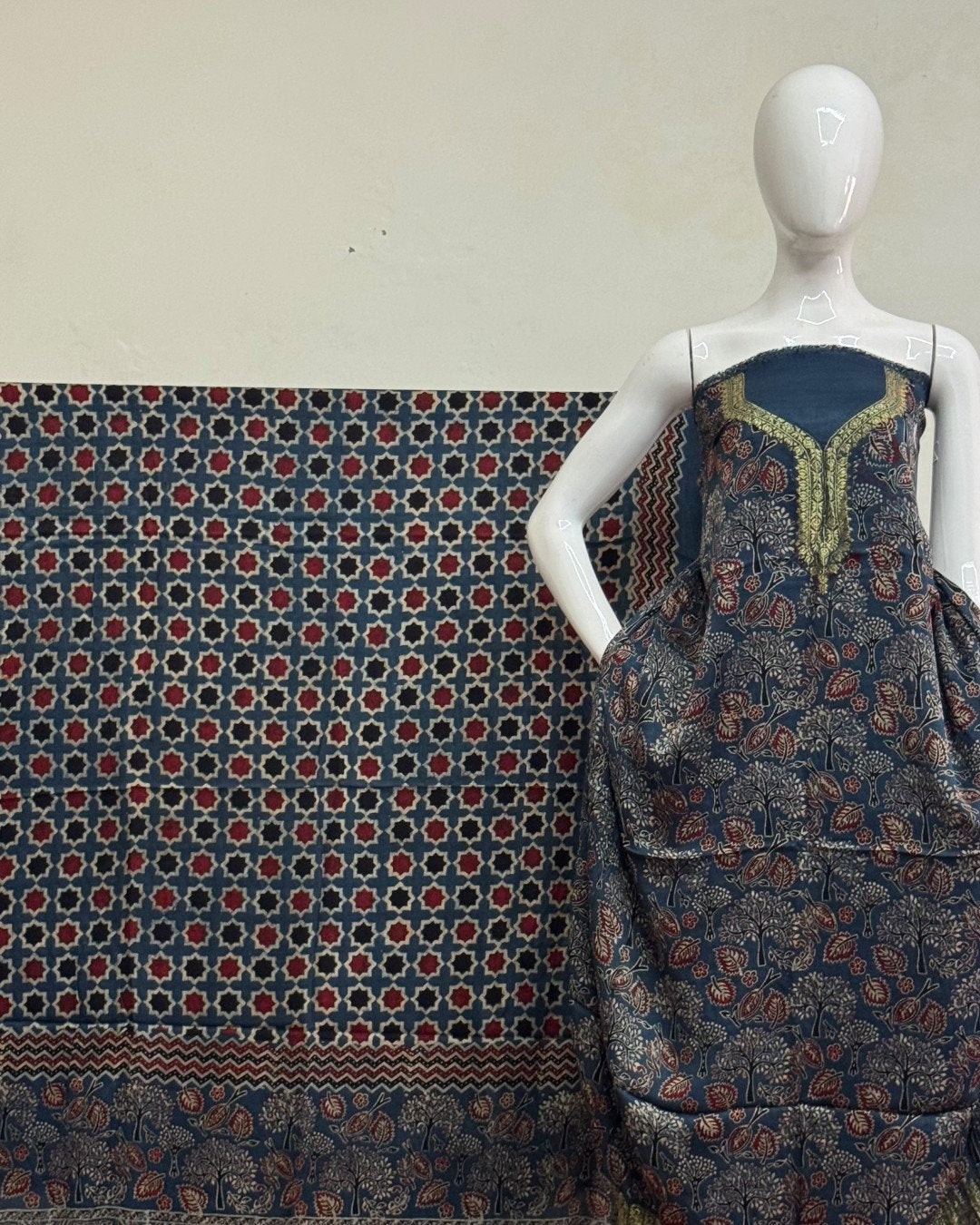 TAS Auto Crop Upper - Premium Modal Silk Nakshi Zari Top & Dupatta 2-Piece Set 01