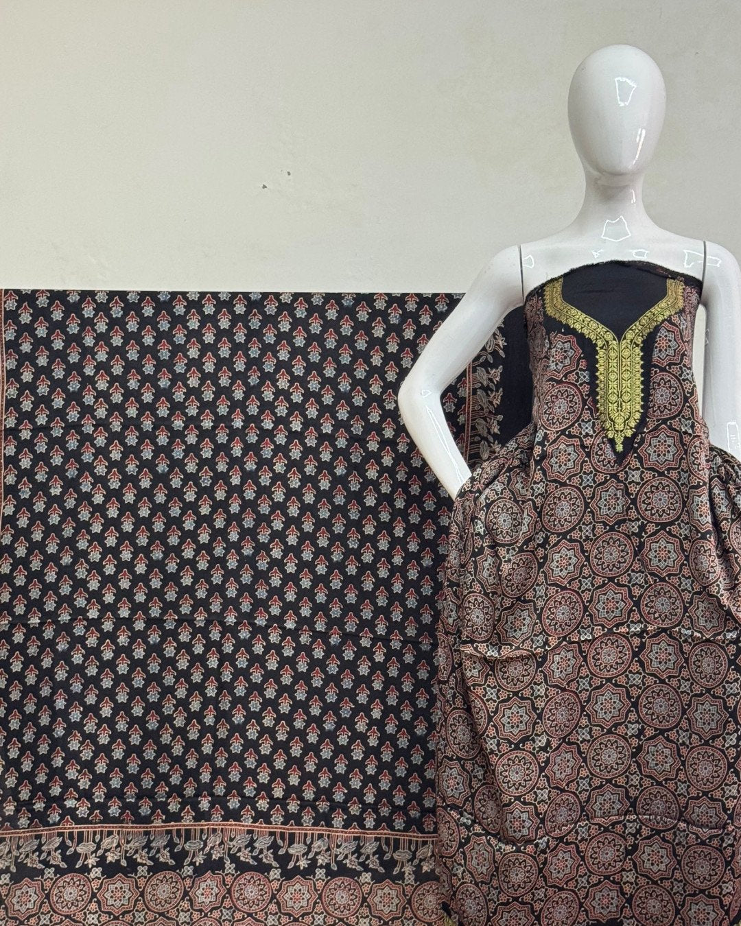 TAS Auto Crop Upper - Premium Modal Silk Nakshi Zari Top & Dupatta 2-Piece Set 04