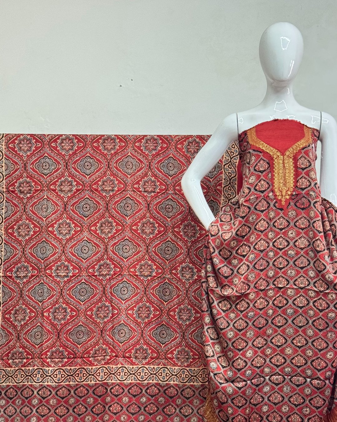 TAS Auto Crop Upper - Premium Modal Silk Nakshi Zari Top & Dupatta 2-Piece Set 05