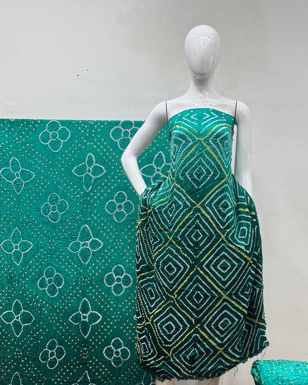 TAS Auto Crop Upper - Premium Modal Silk Shaded Bandhani Fancy 3-Piece Suit 139