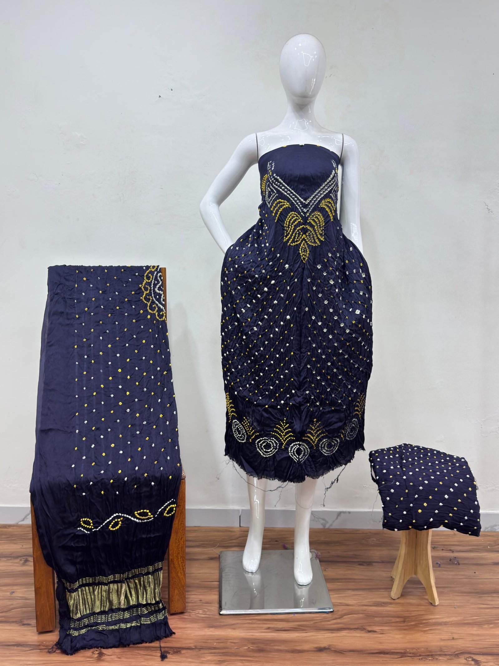 1508940.jpg Shiori Suit – Double Color Shibori & Bandhani 03 - Image 1